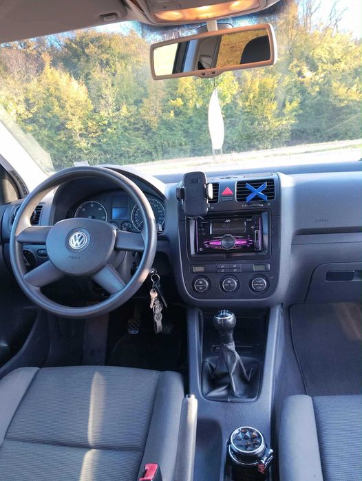 Продавам Голф 5 1.9 105hp