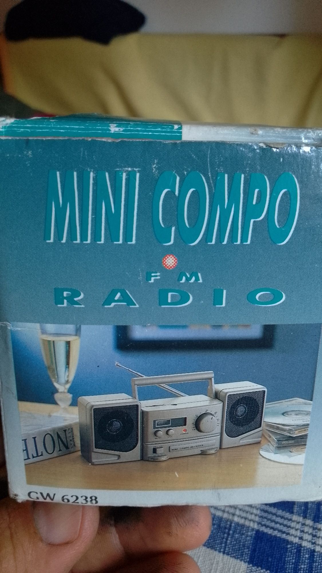 Radio mini portabil stereo FM