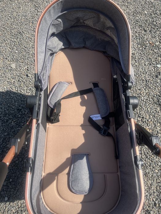 Cărucior nou, 3 în 1