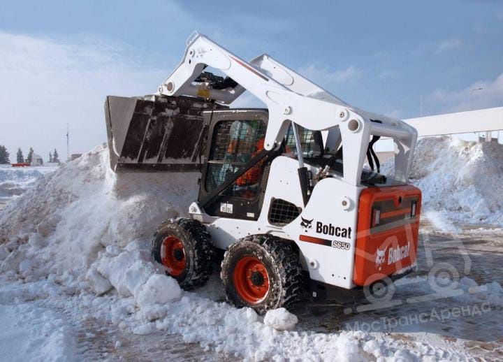 Аренда, услуги мини погрузчик Bobcat S130