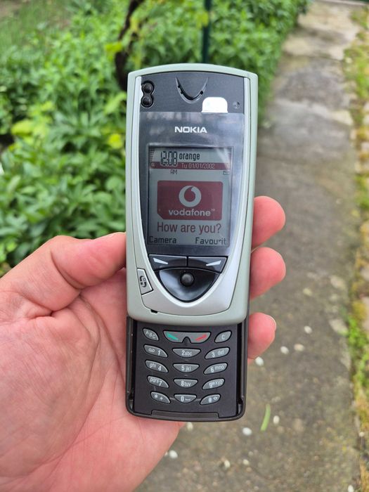 Nokia 7650 in stare foarte buna (folie display)