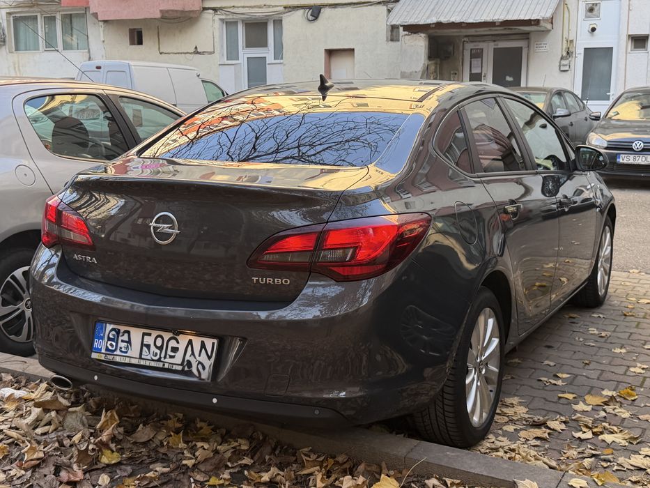 Vand Opel Astra J 2013 1.4 turbo 140cp