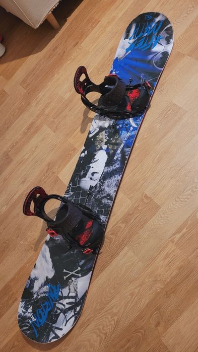 Placa snowboard Burton Channel 152 cu legături Burton Scribe EST