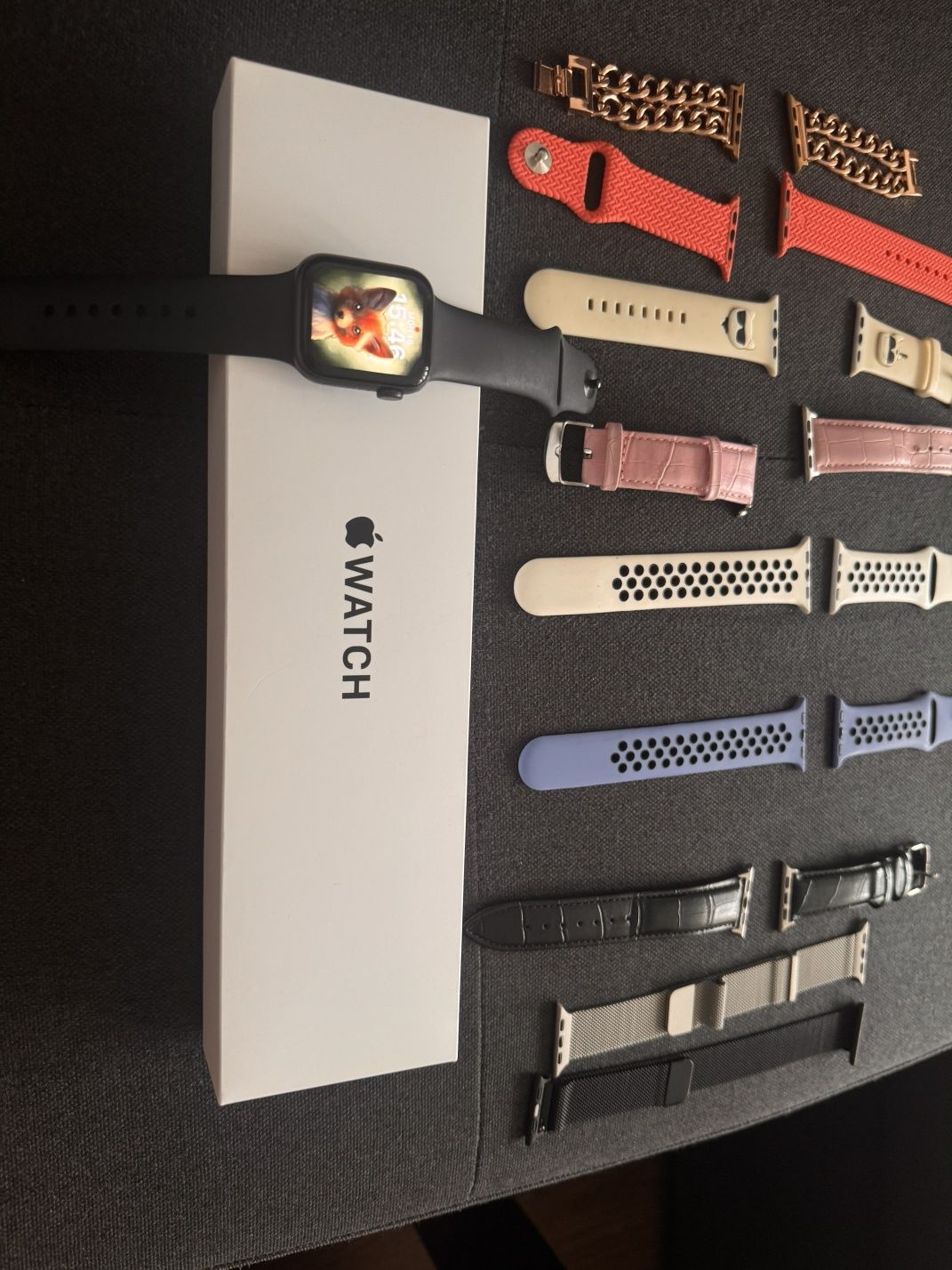 Apple watch SE 40 mm Space Gray с ПОДАРЪЦИ 11 каишки