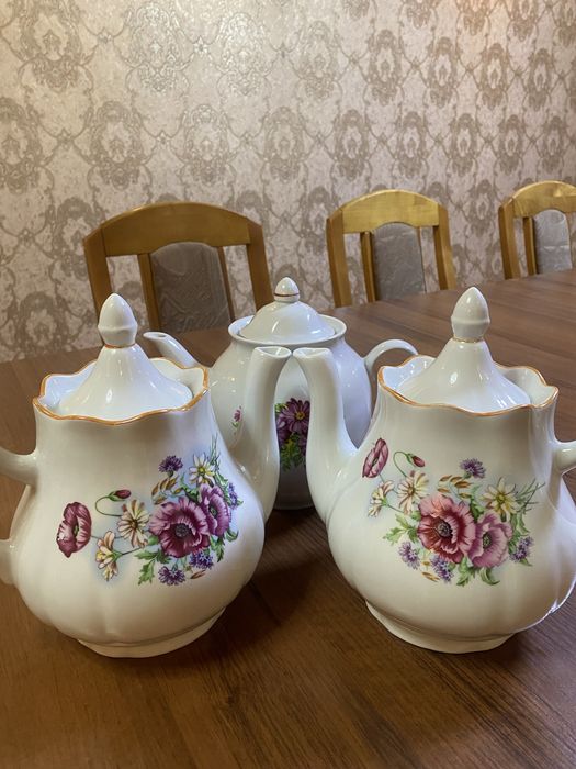 Продается: Фарфоровые чайники Россия.
