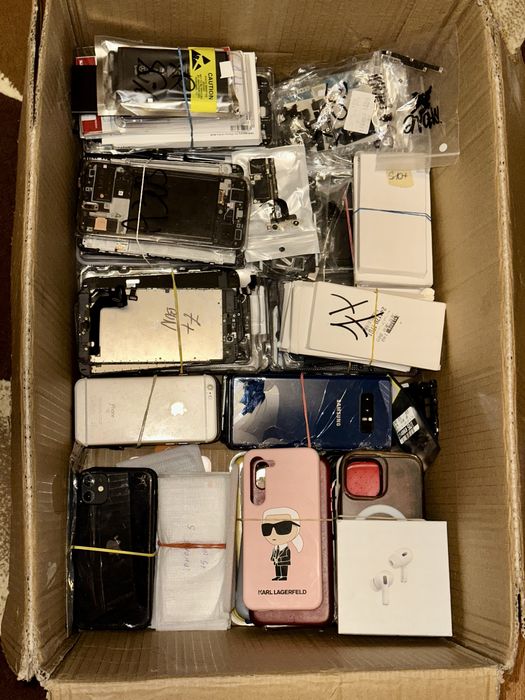 Lot de piese / huse / carcase / display uri Iphone Samsung Huawei