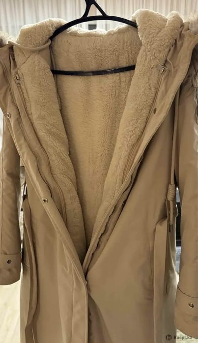 Продаю зимнию куртку в отличном состоянии