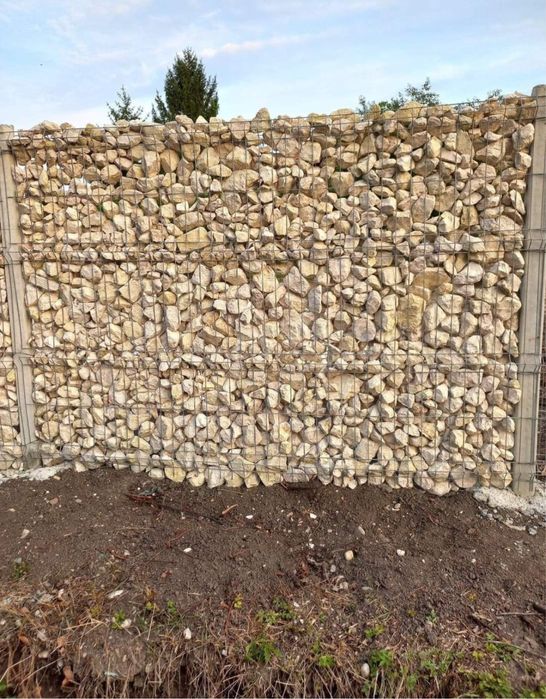 Piatra bolovani ornamentali orice culoare si marime oriunde in tara