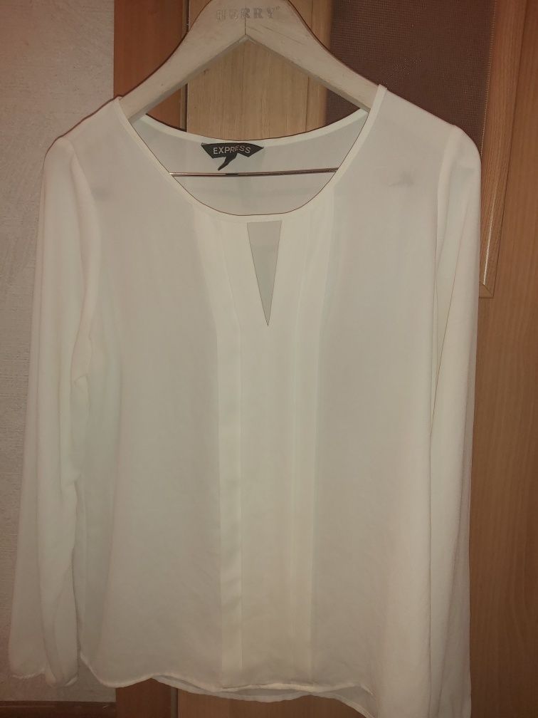 Блузку , белая кофта.
