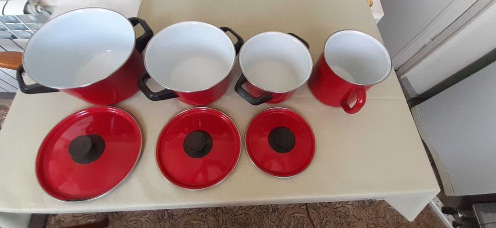 Продается набор кастрюль ГДР 1970г.