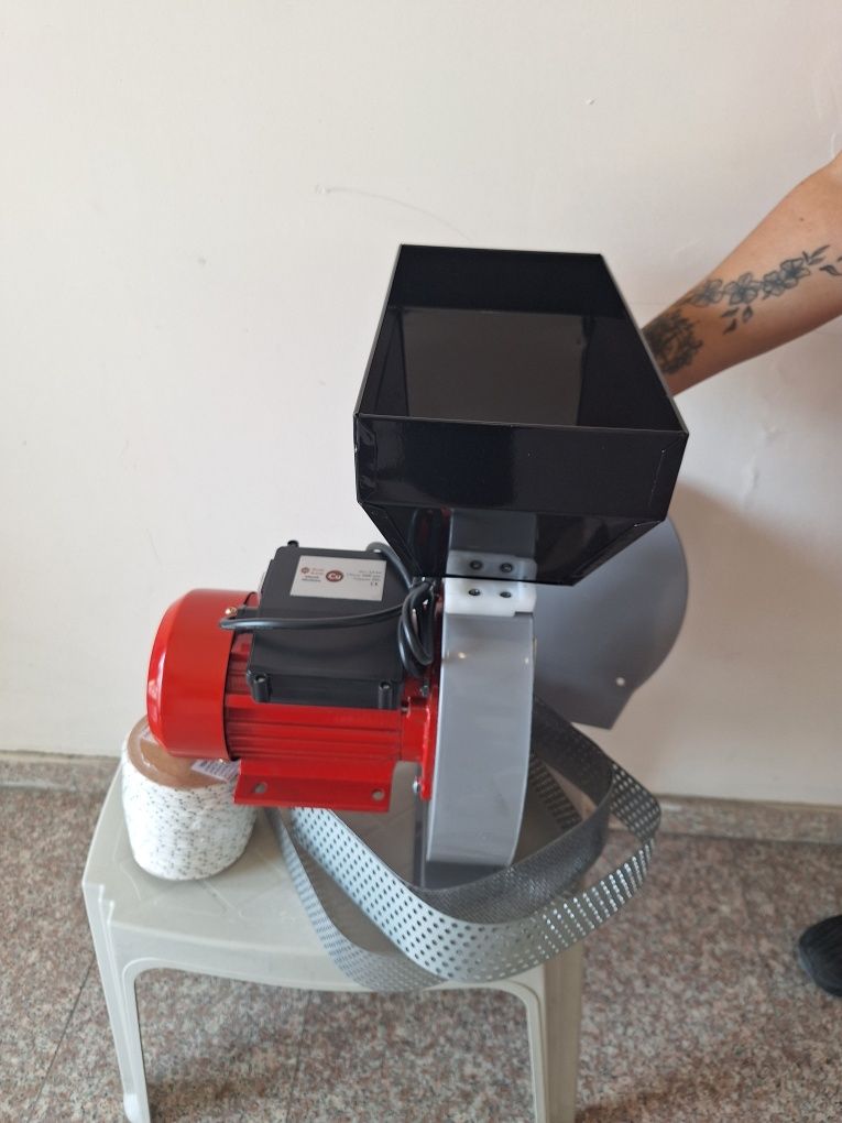 Фуражомелка нова  ермомелка, монофазна 3,8kw2,5 ФУРАЖОМЕЛКА