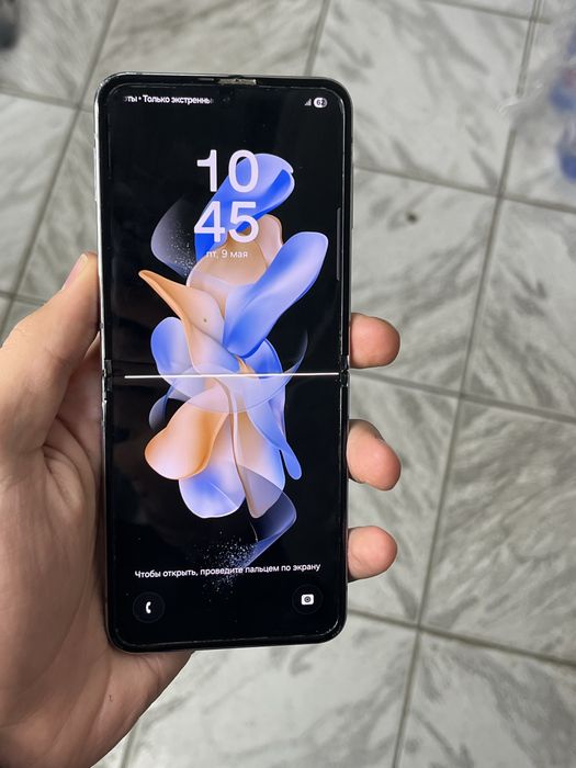 Samsung Z flip 4 sotiladi