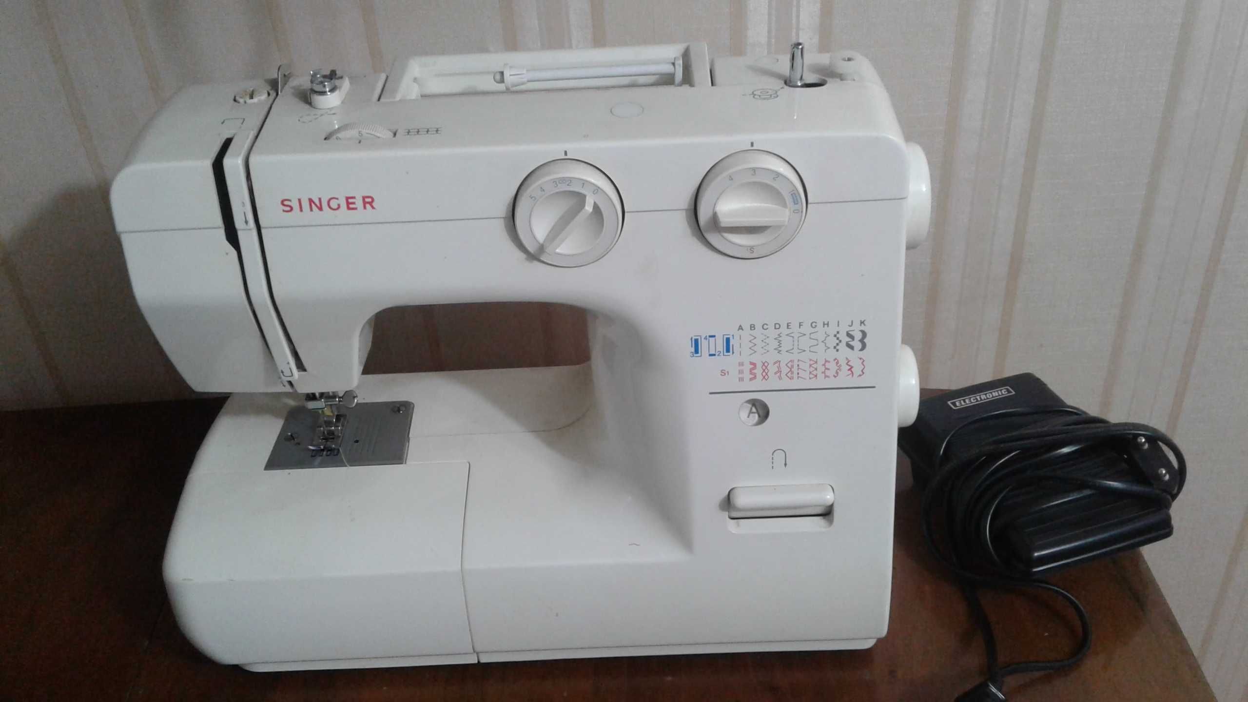 Много функциональная швейная машина SINGER 1120