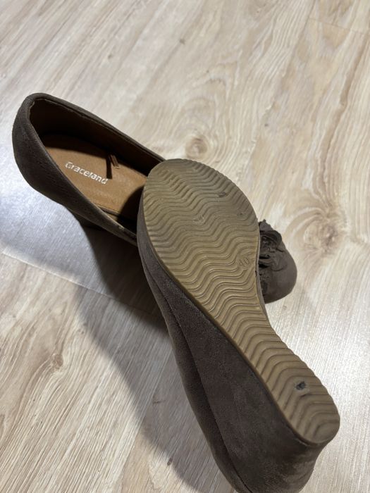 Дамски обувки на платформа