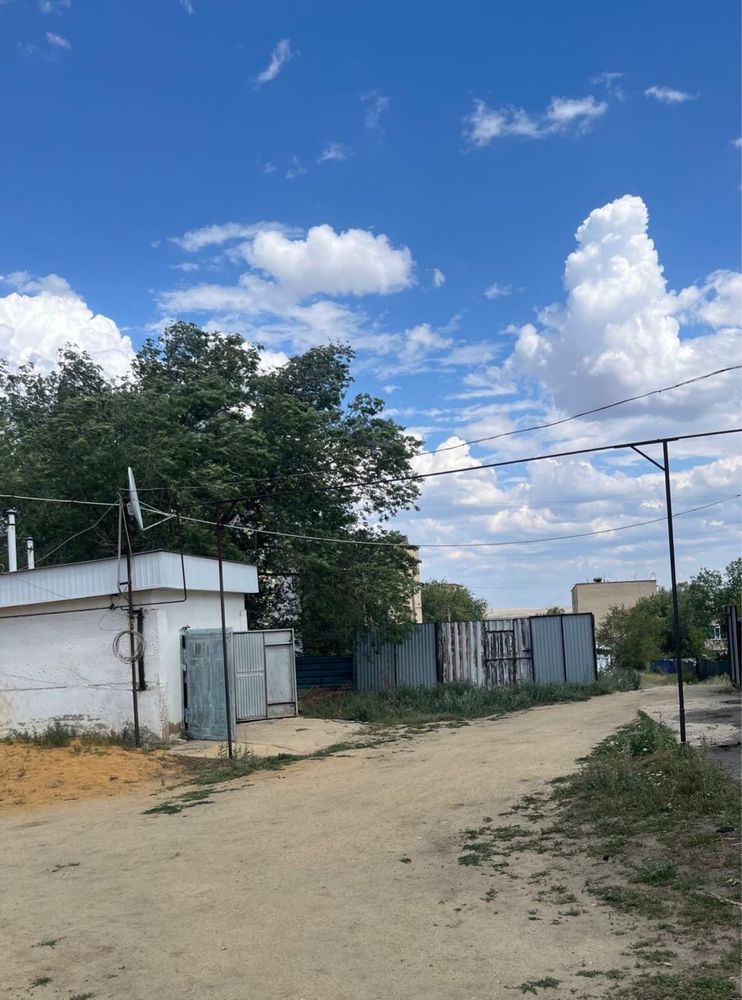 В центре города Алга продается дом