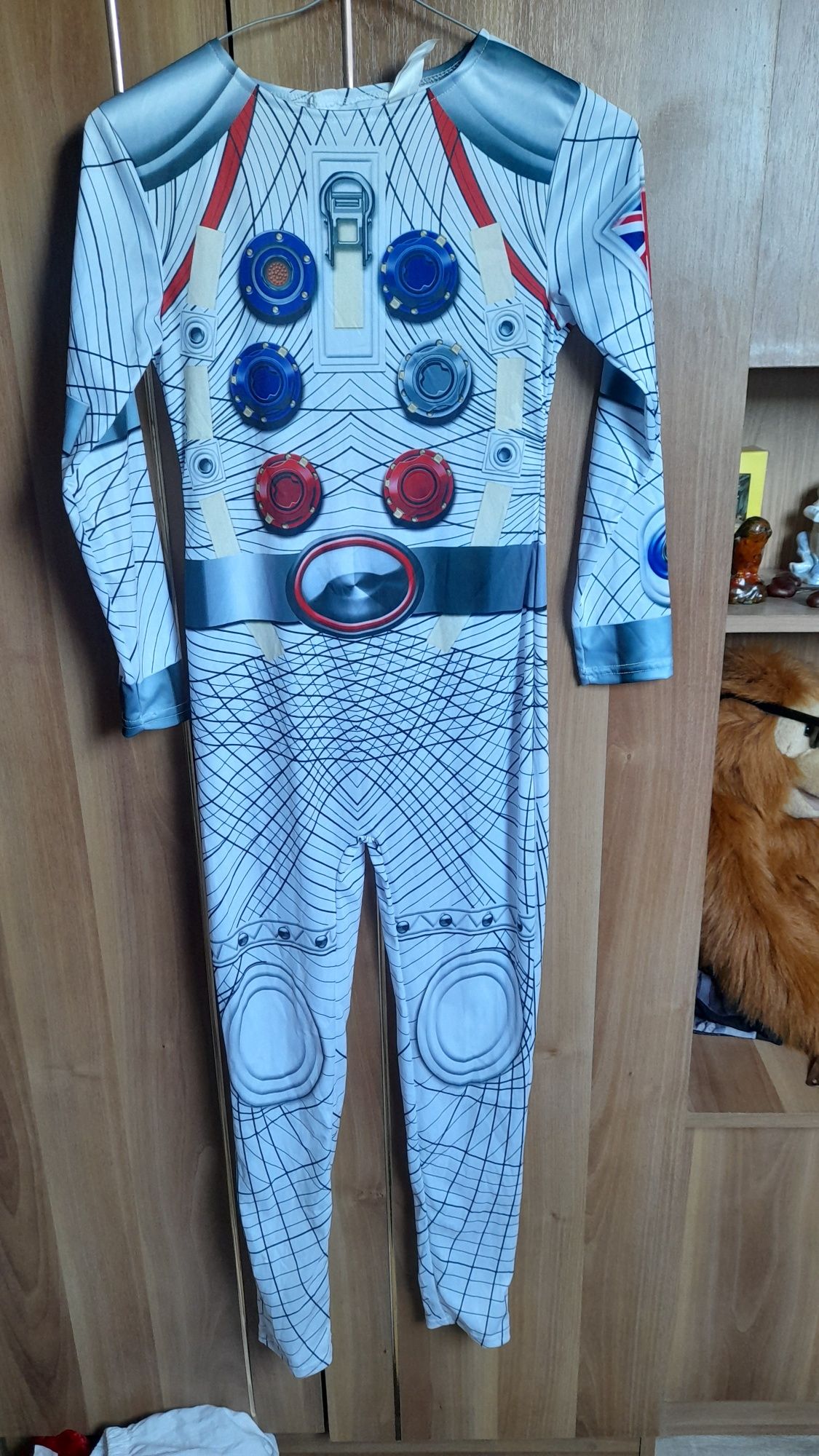 Costume serbari adulti si copii