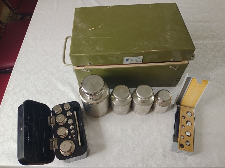 Продам комплект гирь Г-3-11111, 10