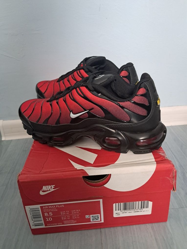 NIKE Спортни обувки AIR MAX PLUS