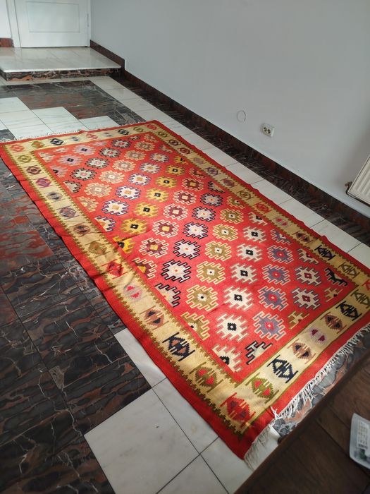 Covor traditional romanesc 50 ani