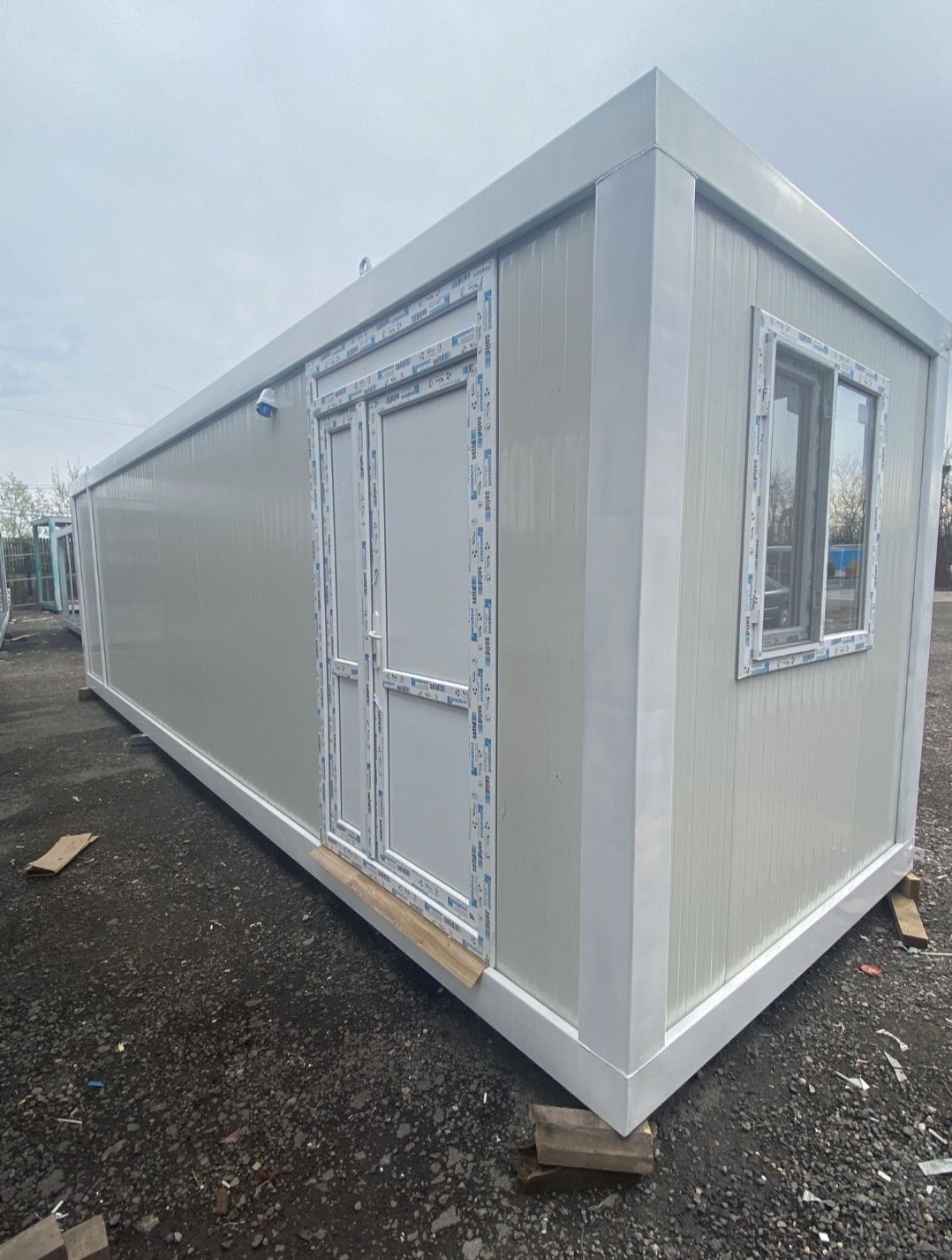 Containere modulare pe stoc