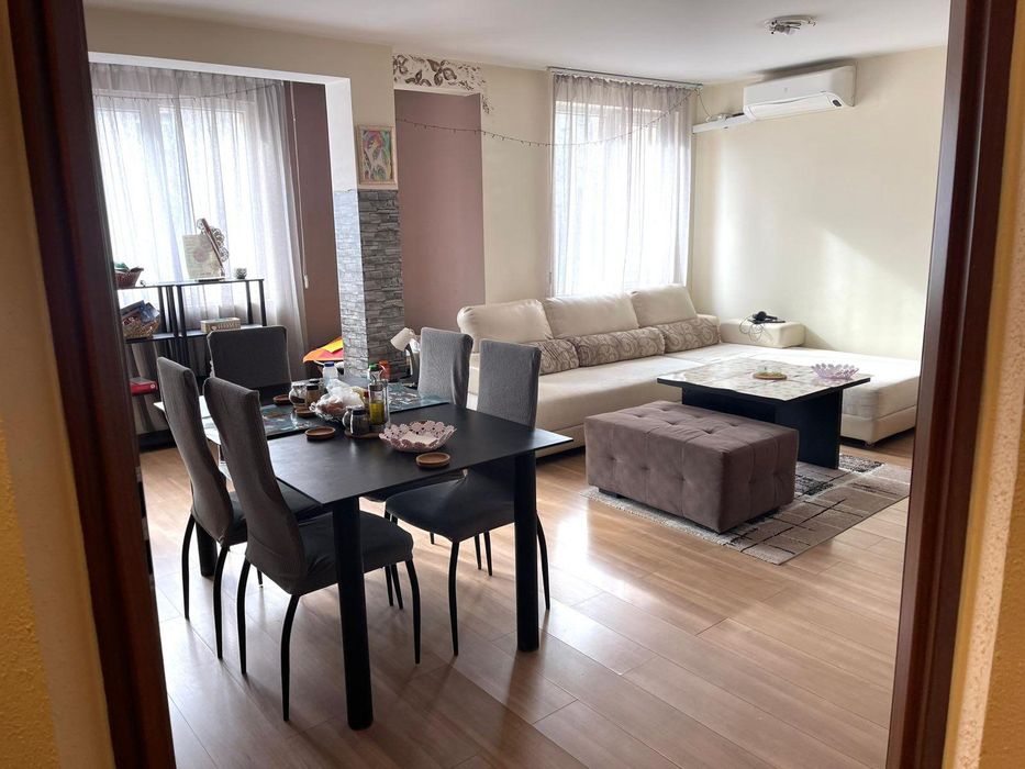 Дава се под наем Тристаен апартамент в Пловдив, Кючук Париж - 90 кв.м за 561 € - Снимка #1