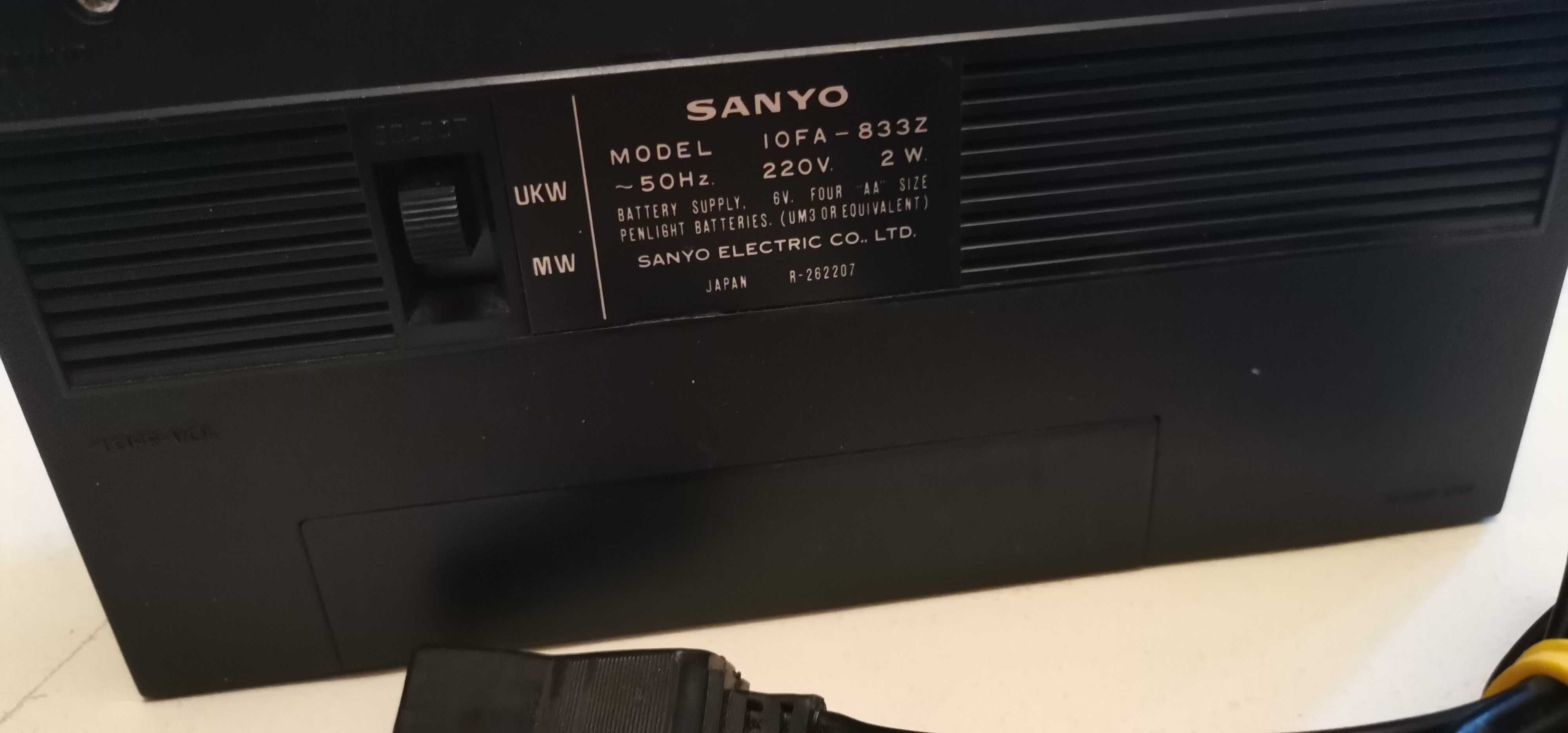 Radio vintage Saniyo, model 10FA-8332Z