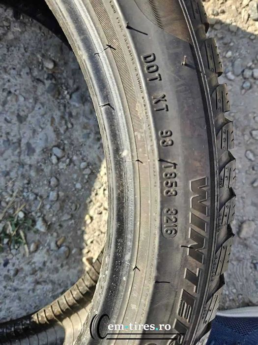 Anvelopa Iarna 245/40 R19 PIRELLI Sottozero 3 98V - Runflat