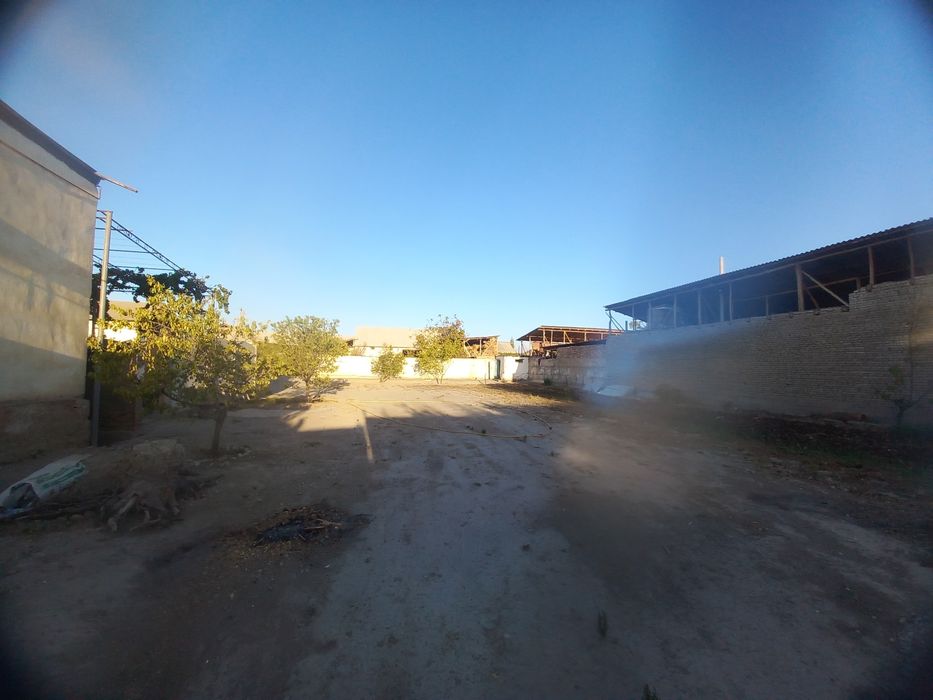 Yer sotiladi maydoni 6.5 sotix