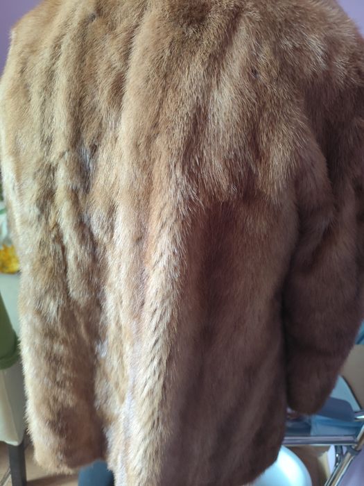 Палто от норка ползвано но е запазено