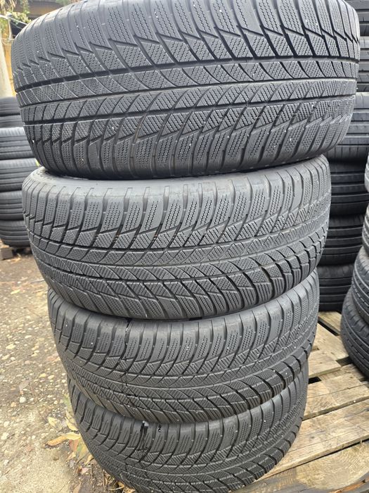4бр. 245 50 19 Bridgstone RunFlat зимни.