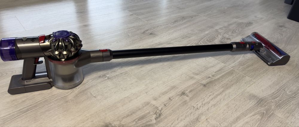 Dyson V8 Total Clean