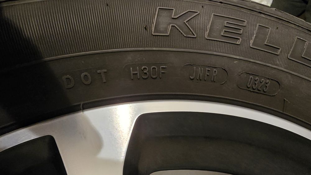 Vând jante Mercedes-Benz cu cauciucuri de vară 205/55/16  Dot 2023