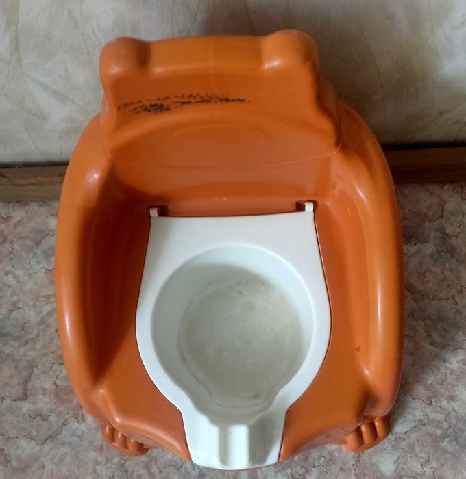 Продам детский горшок б/у, самовывоз с района гипермаркета Дина