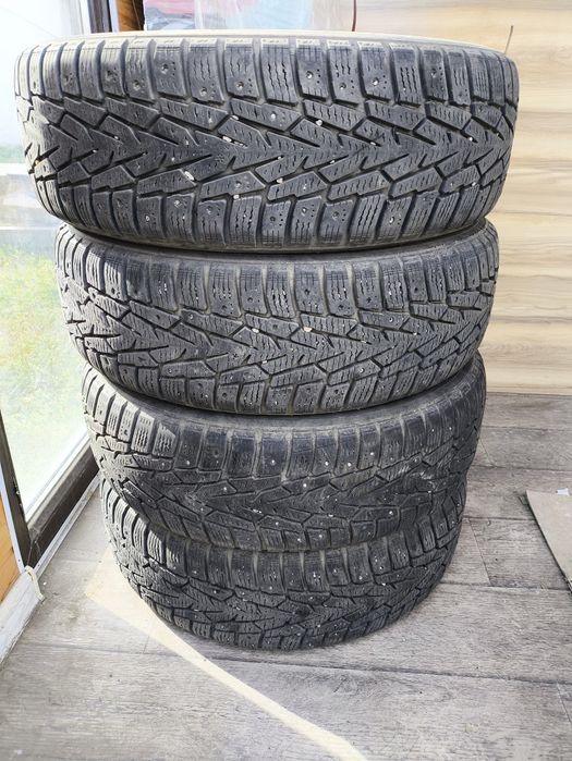 Зимние шипованные шины Nokian Tyres 185/70/R14