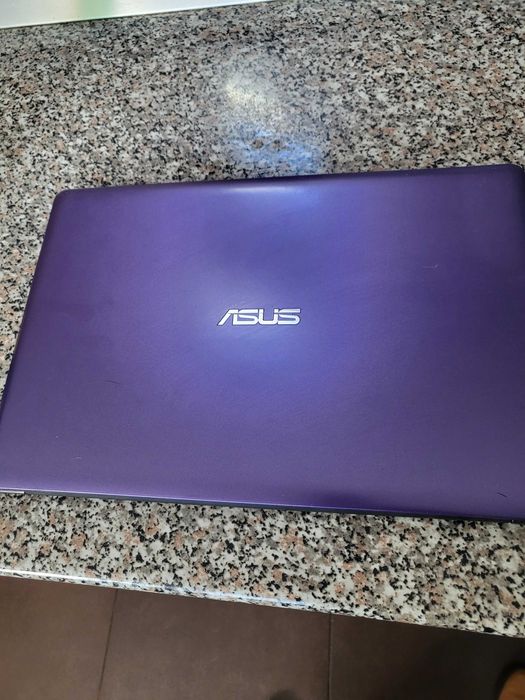 Vand laptop Asus X502C ,subțire ultra slim, Windows 10