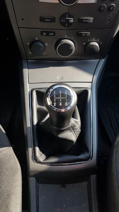 Топка за скоростен лост с маншон OPEL/VAUXHALL Astra H 5 и 6 скорости