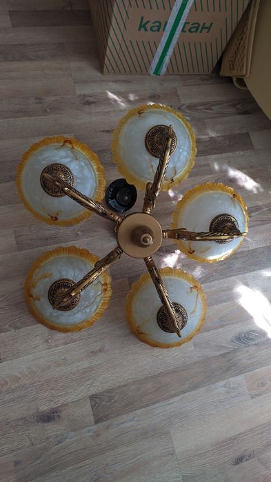 Люстра зальная большая