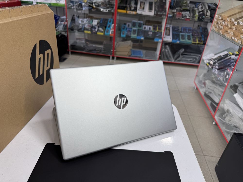 hp i5-1334 8/512 2 ta videokartalik mutlaqo yangisidan keldi IT uchun