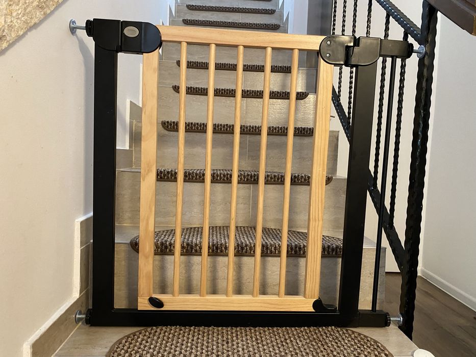 Poarta de siguranta pentru bebelusi