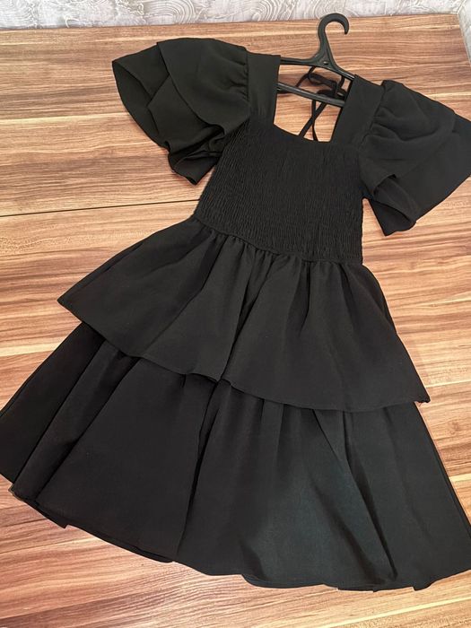 Продам подростковые платья