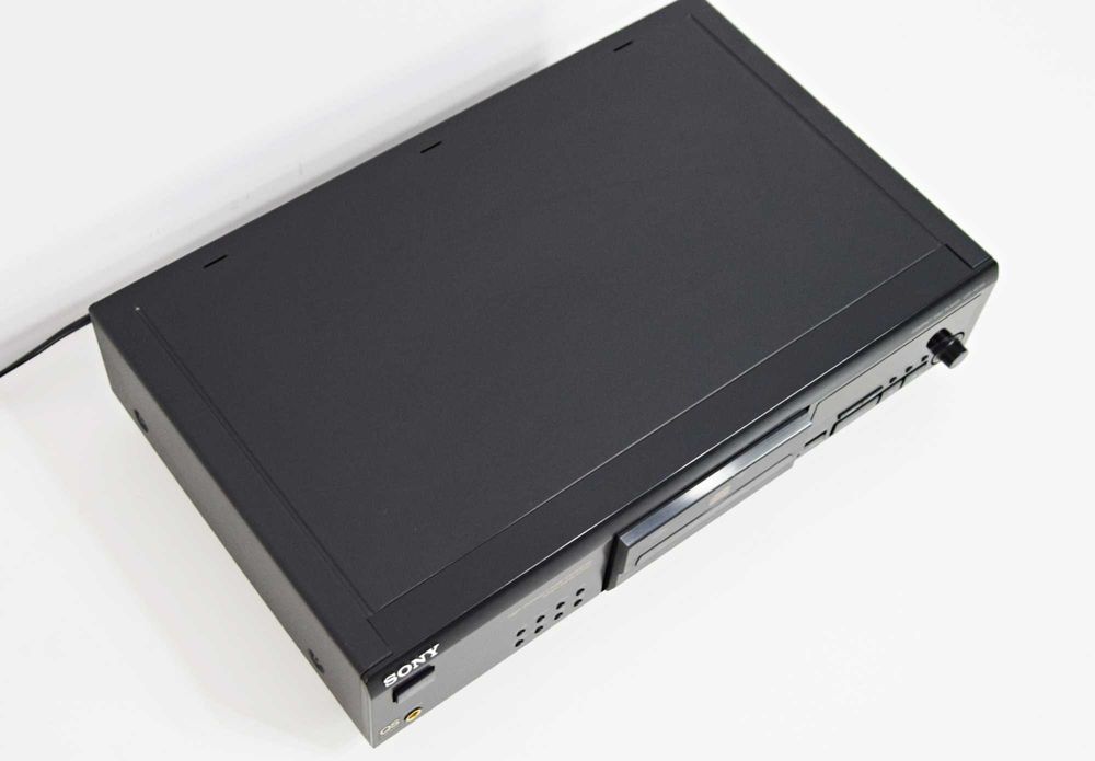 CD Player Sony CDP-XE 700, seria QS