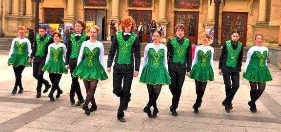 Прокат танцевальных традиционных костюмов