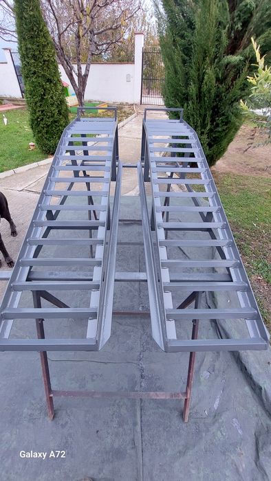 Рампи Естакади за автомобили чисто нови