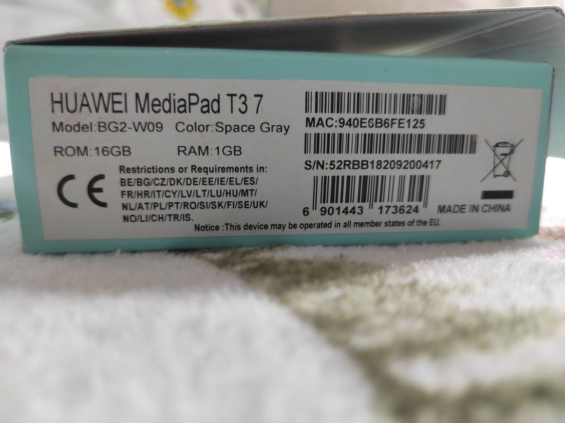 Vând tabletă Huawei