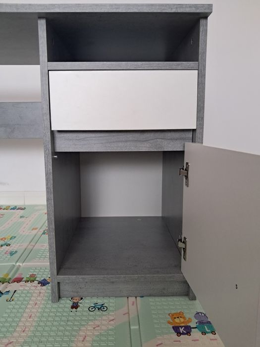 Birou Jysk gri cu alb