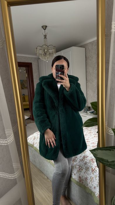 Продам женские вещи . Спорт костюм. Куртку . Дубленку. Шубку . Тренч .