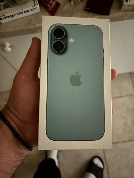 iPhone 16 simplu 128 GB