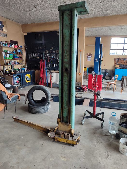 Двуколонен подемник