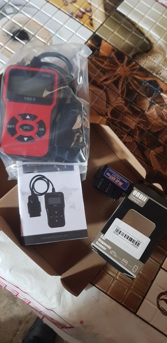 Scanner universal avansat OBD II pentru coduri de eroare ale motorului