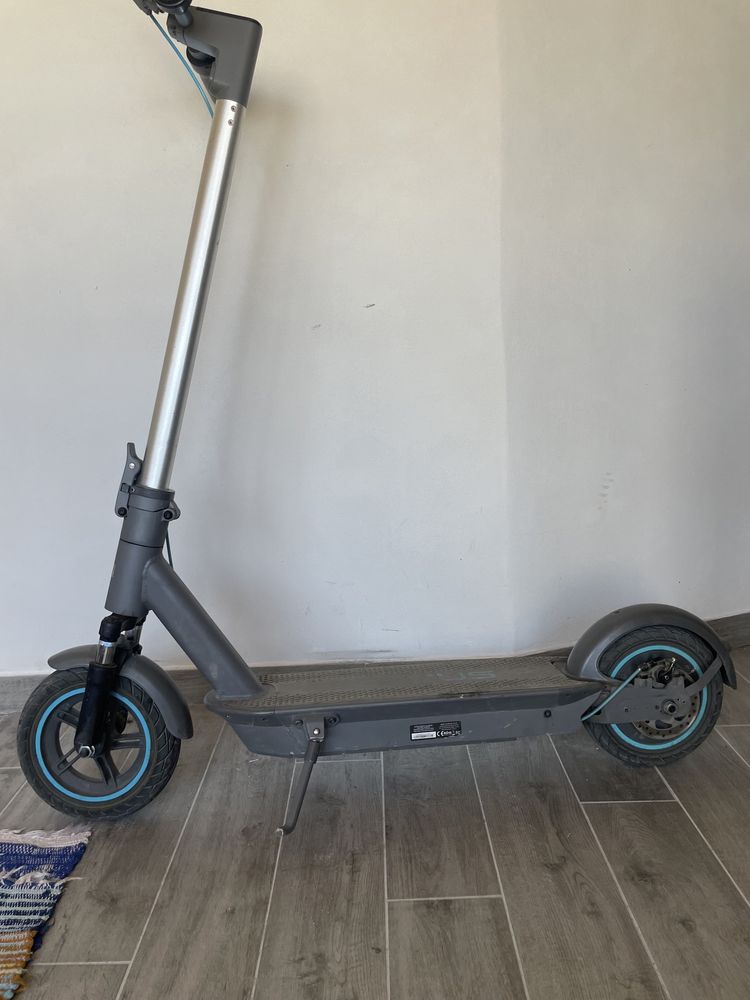 Vînd trotinetă electrică Poloneză.